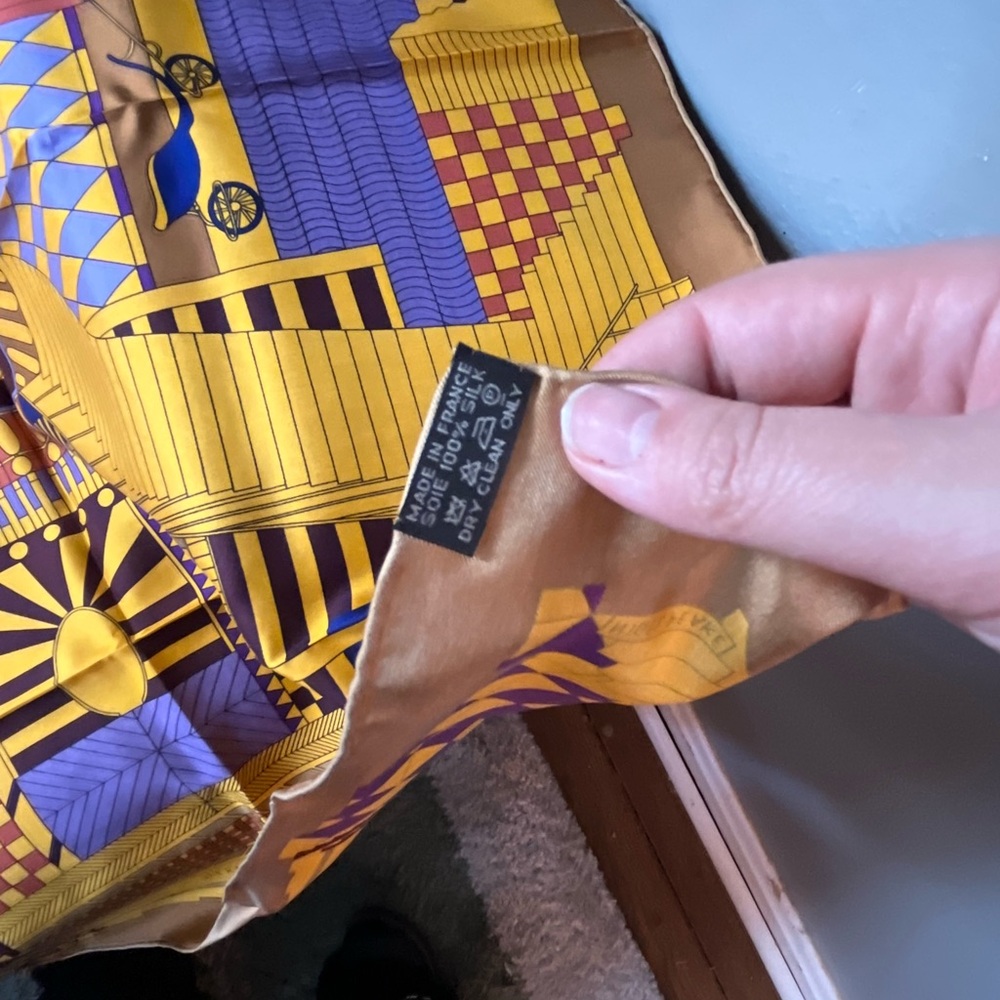 Hermes Yellow Geometric scarf and box - Picture 7 of 8